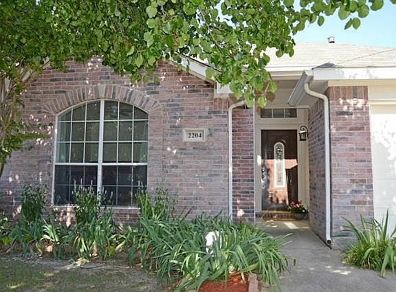 3rd image of 2204 Wisteria Way