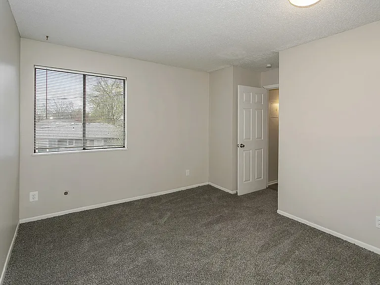 Stoneybrook Apartments — Photo 42