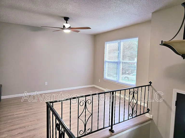 5814 NW Walnut Ct — Photo 6