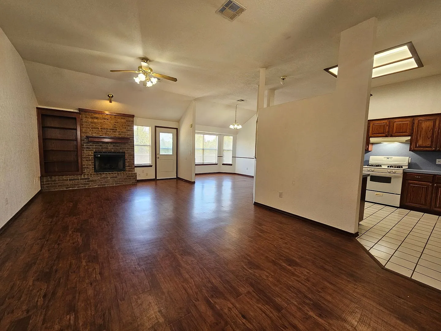 (3) Bed/(2) Bath in SE Norman Avail Now! — Photo 3