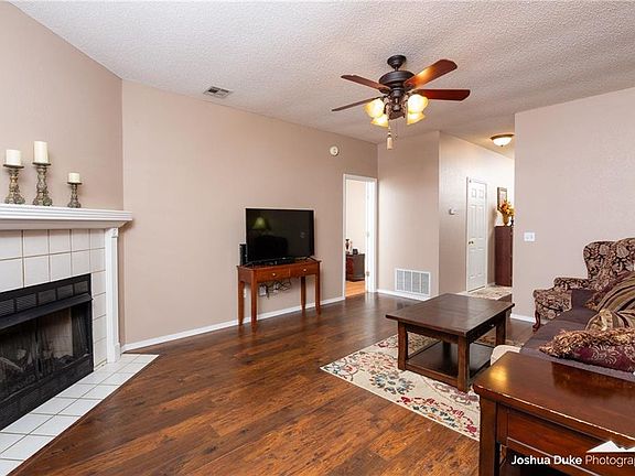4th image of 1146 S China Berry Ln