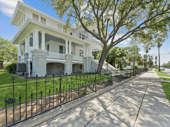 1703 Broadway St, Galveston, TX 77550