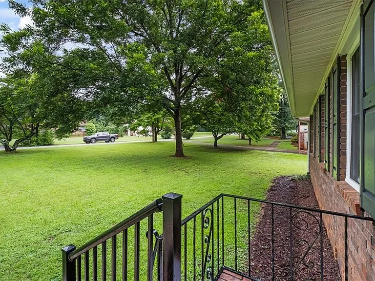 5146 Bramblewood Dr — Photo 7