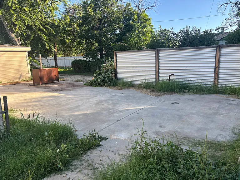 209 N Bishop St — Photo 19