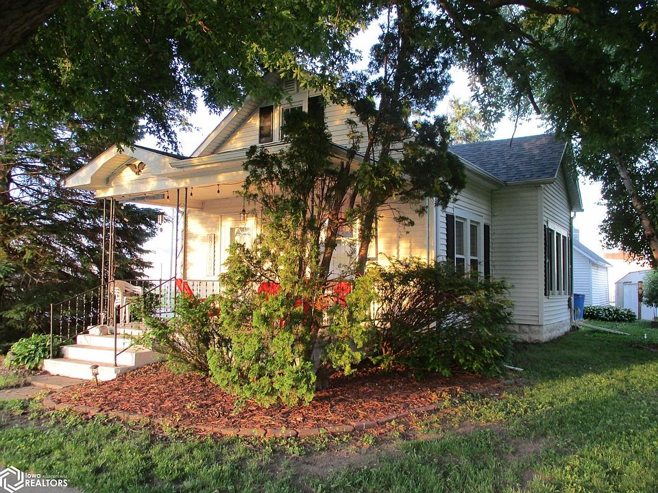 1st image of 302 Tilford St