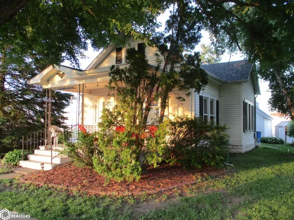 302 Tilford St, Dysart, IA 52224