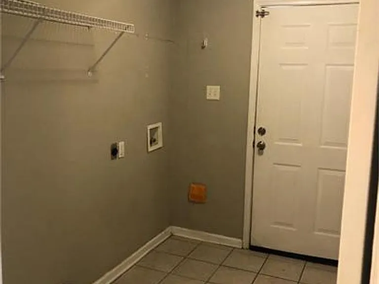 433 Idlewild Dr — Photo 4