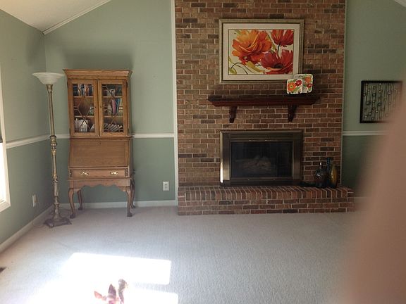 3rd image of 1885 Meadow Wood Dr