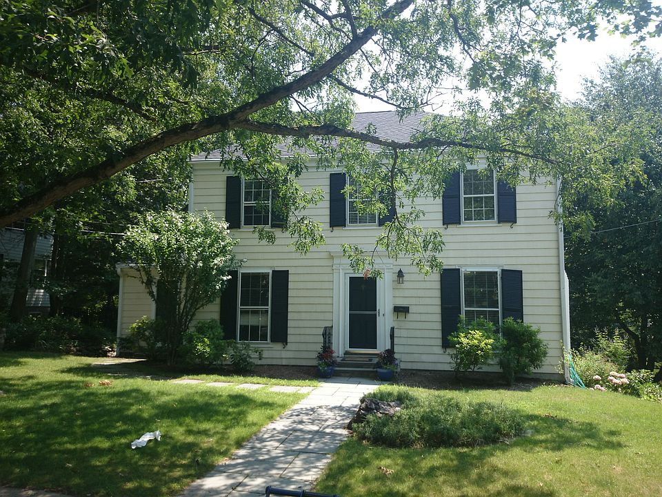 2nd image of 41 Crehore Rd