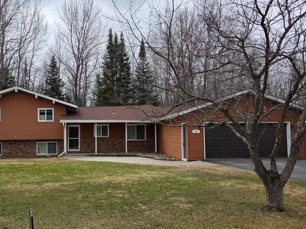 321 Shorewood Dr, International Falls, MN 56649