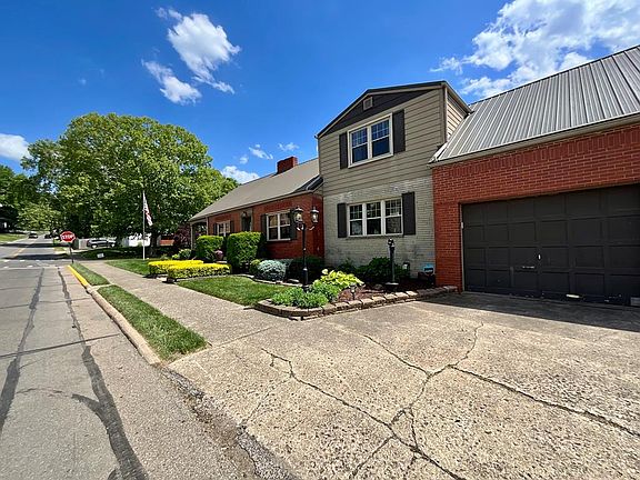 3rd image of 2429 Grandview Ave