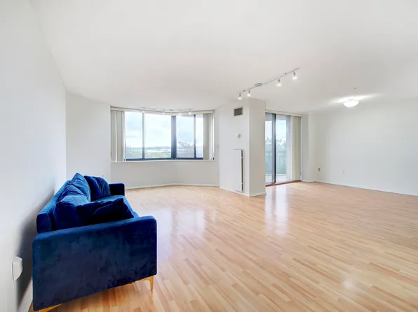 625 Harmon Cove Tower #625, Secaucus, NJ 07094
