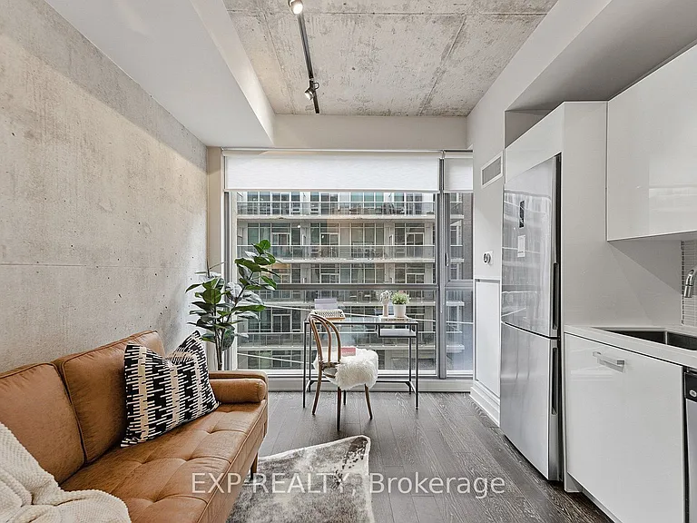 39 Brant St #416 — Photo 10