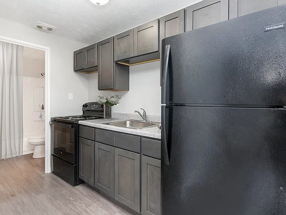 5th image of 3775 Westmont Dr #Aad3c60f2