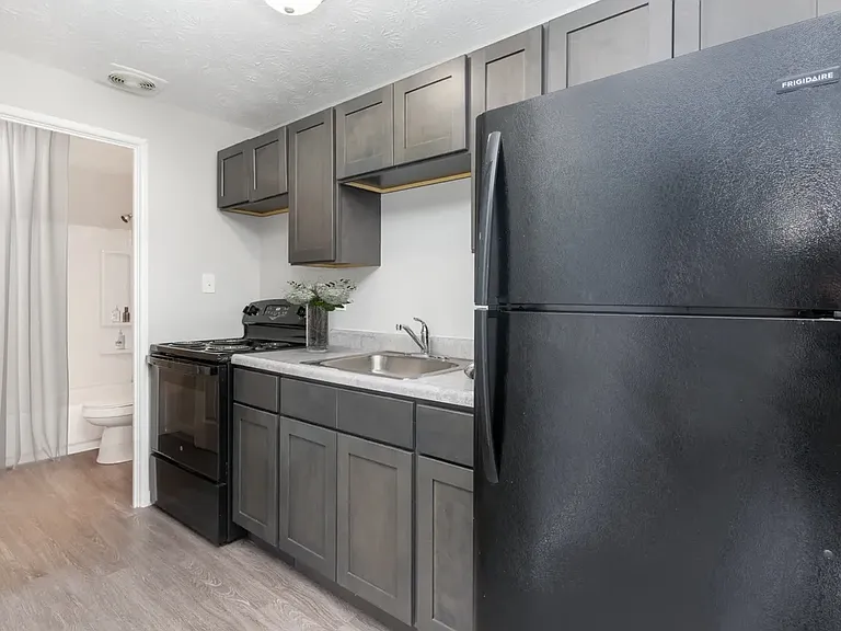 Villa Hills & Dover Heights Apartments — Photo 5