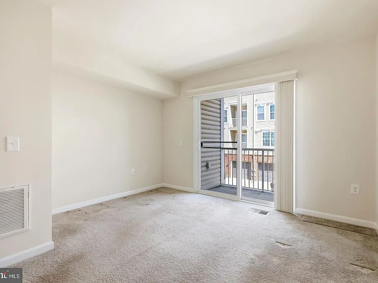 43487 Town Gate Sq — Photo 42