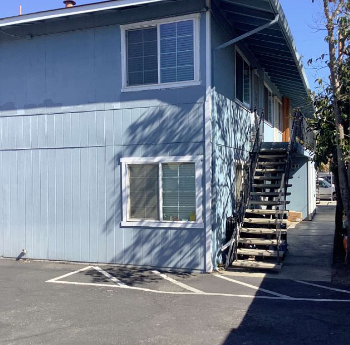 1st image of 351 N 8th St APT 4