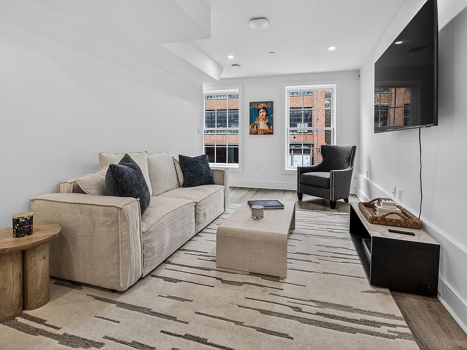1st image of 149 Charles St #5