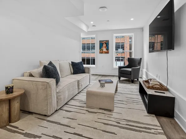 149 Charles St #5, Boston, MA 02114