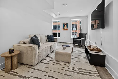 149 Charles St Photo 1