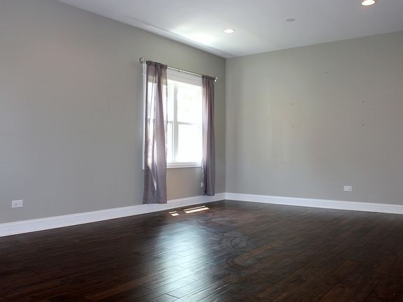 5th image of 11114 S Whipple St