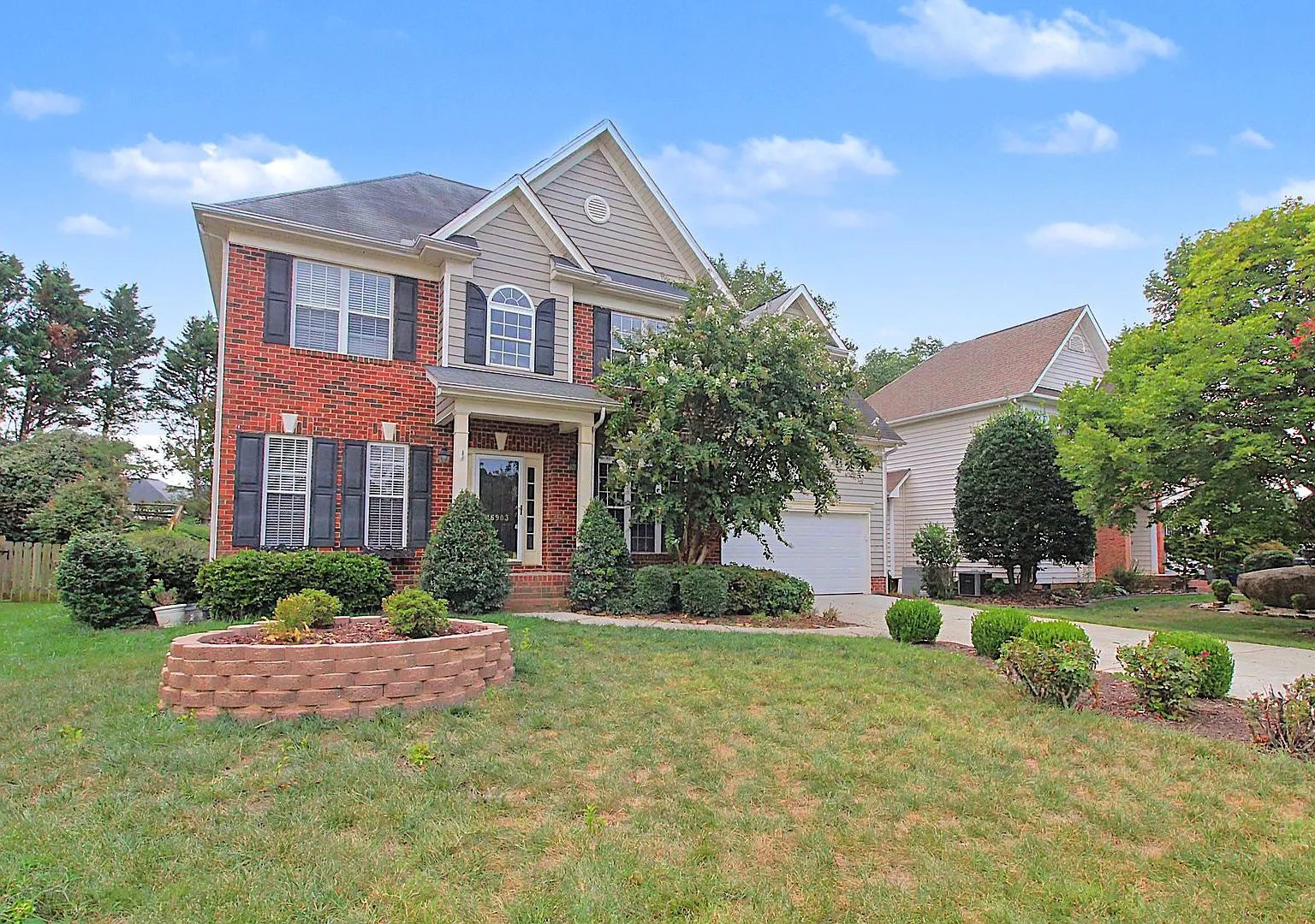 Freshly Updated Hampton Ridge Home Refinished Hardwoods, New Carpet & Fenced Yard — Photo 1
