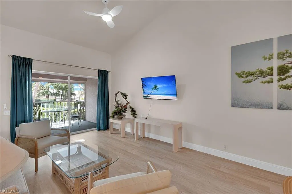 2 bed, 2.0 bath, 1204 sqft, $3,500 — Photo 4