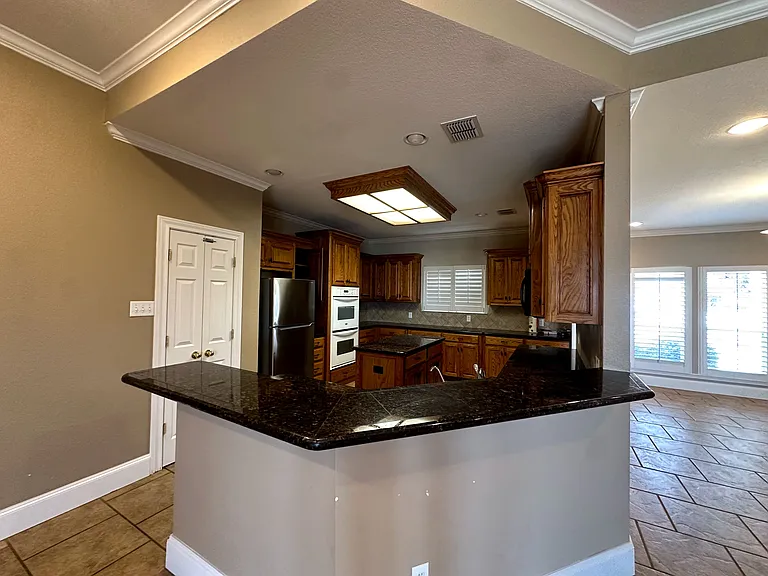 401 Springwood Ct — Photo 8