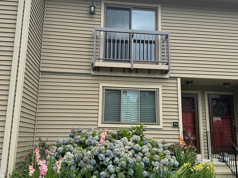 330 Merwin Ave #F4 — Photo 17