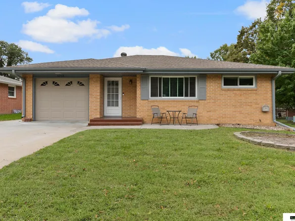 6201 Francis St, Lincoln, NE 68505