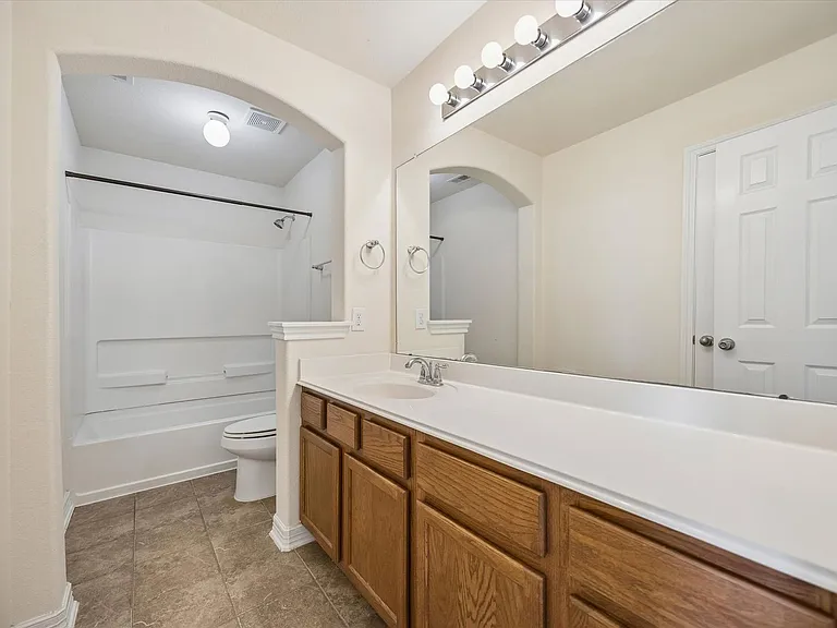 10108 Hidden Creek Falls Ln — Photo 16