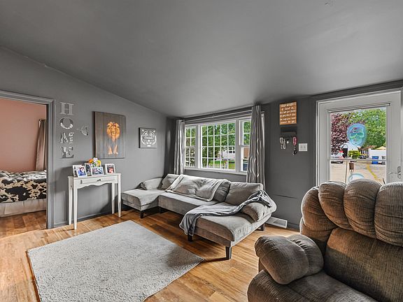 5th image of 6311 Roberts Ave