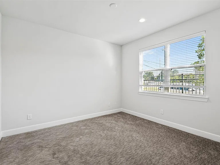 3004 Charline Ave — Photo 8