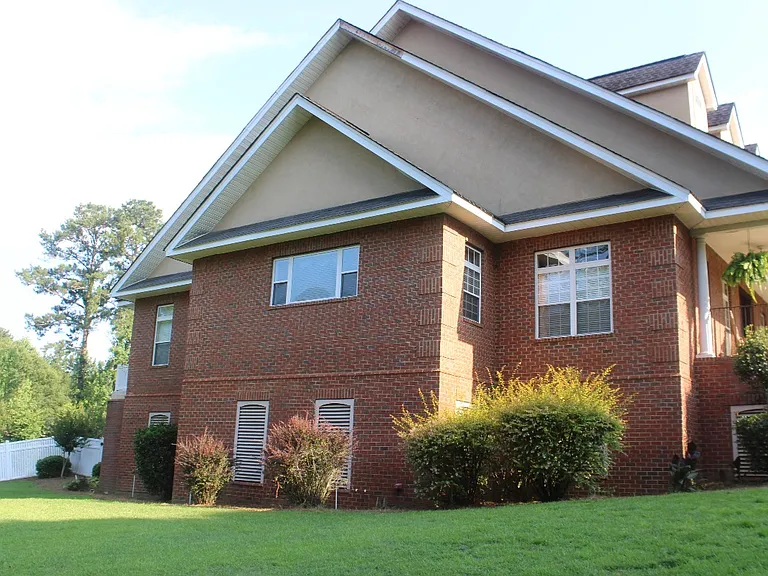 103 Turnberry Ct — Photo 2
