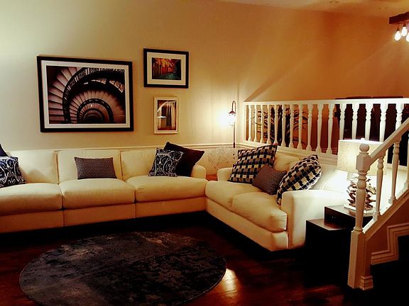 Living room w mood lighting