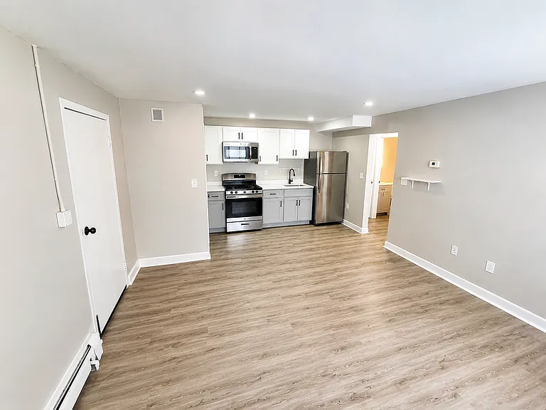 5-45 Bennett Dr — Photo 8