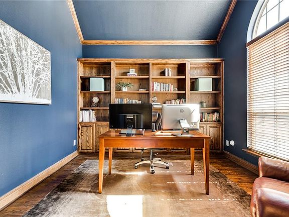 5th image of 1301 Foxglove Cir