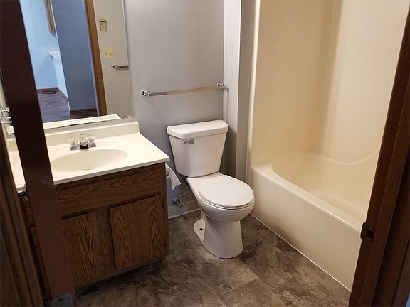 5th image of 513 Village Dr APT 102