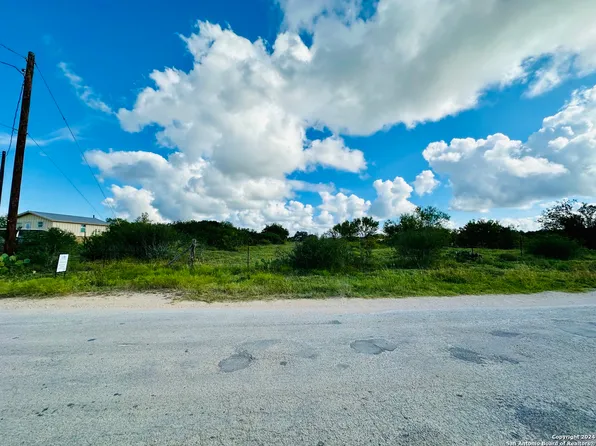 0 LAKESHORE DR LOT 55-61, Bandera, TX 78003