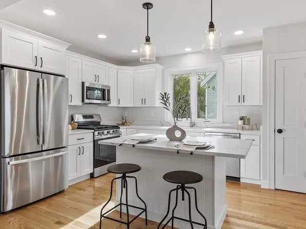 96 Princeton St #2, North Chelmsford, MA 01863