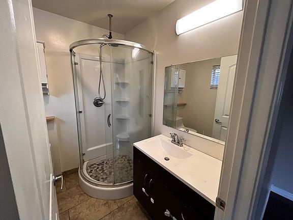 5th image of 2938 Gilroy St
