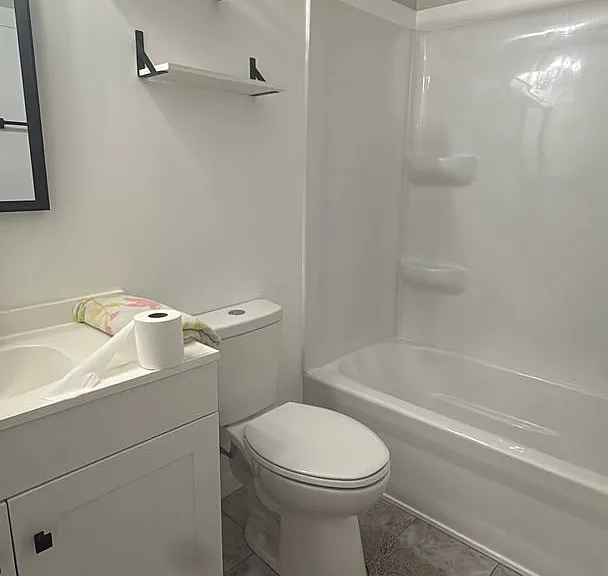 923 Carolyn Ave — Photo 8