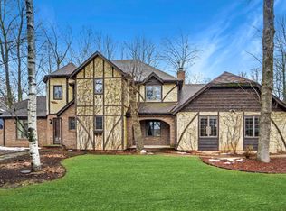 621 E Meadow Grove Blvd, Appleton, WI 54915