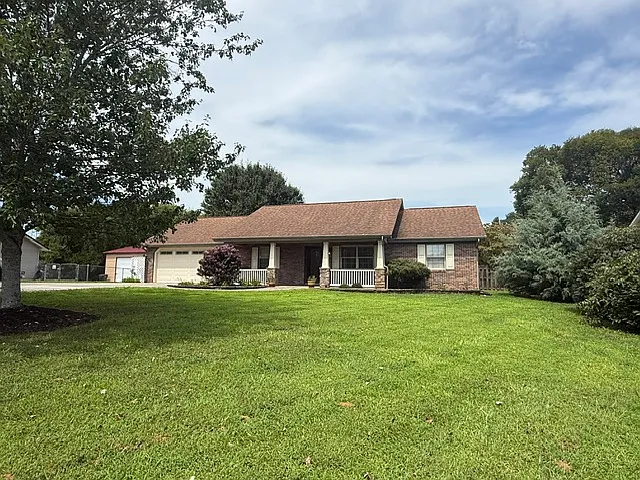1740 Country Meadows Dr