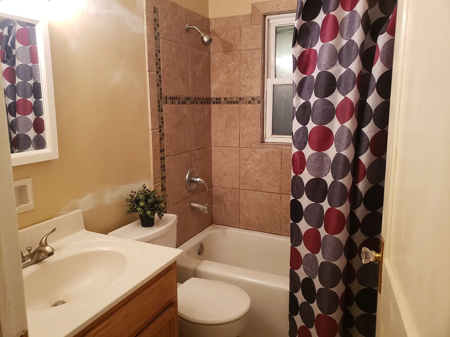 2 bed, 1.0 bath, 777 sqft, $1,150 — Photo 4