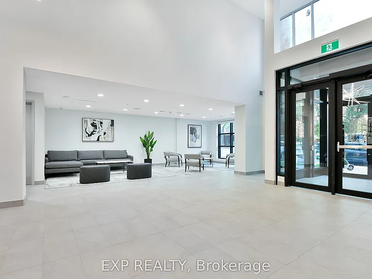 36 Robinson Ave #402 — Photo 2