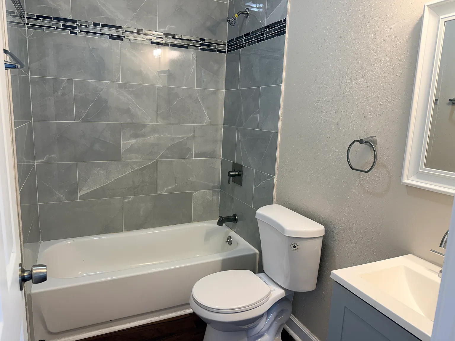 2110 Eads A — Photo 2
