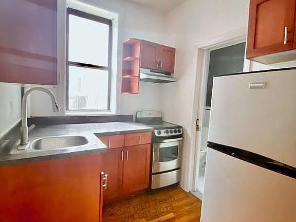 3rd image of 43 Clinton St APT 1C
