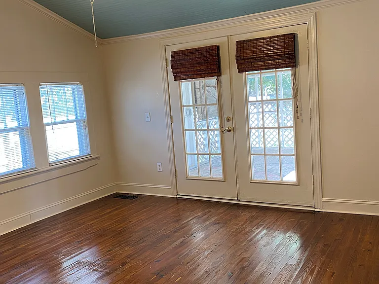 505 S Beaty St — Photo 28
