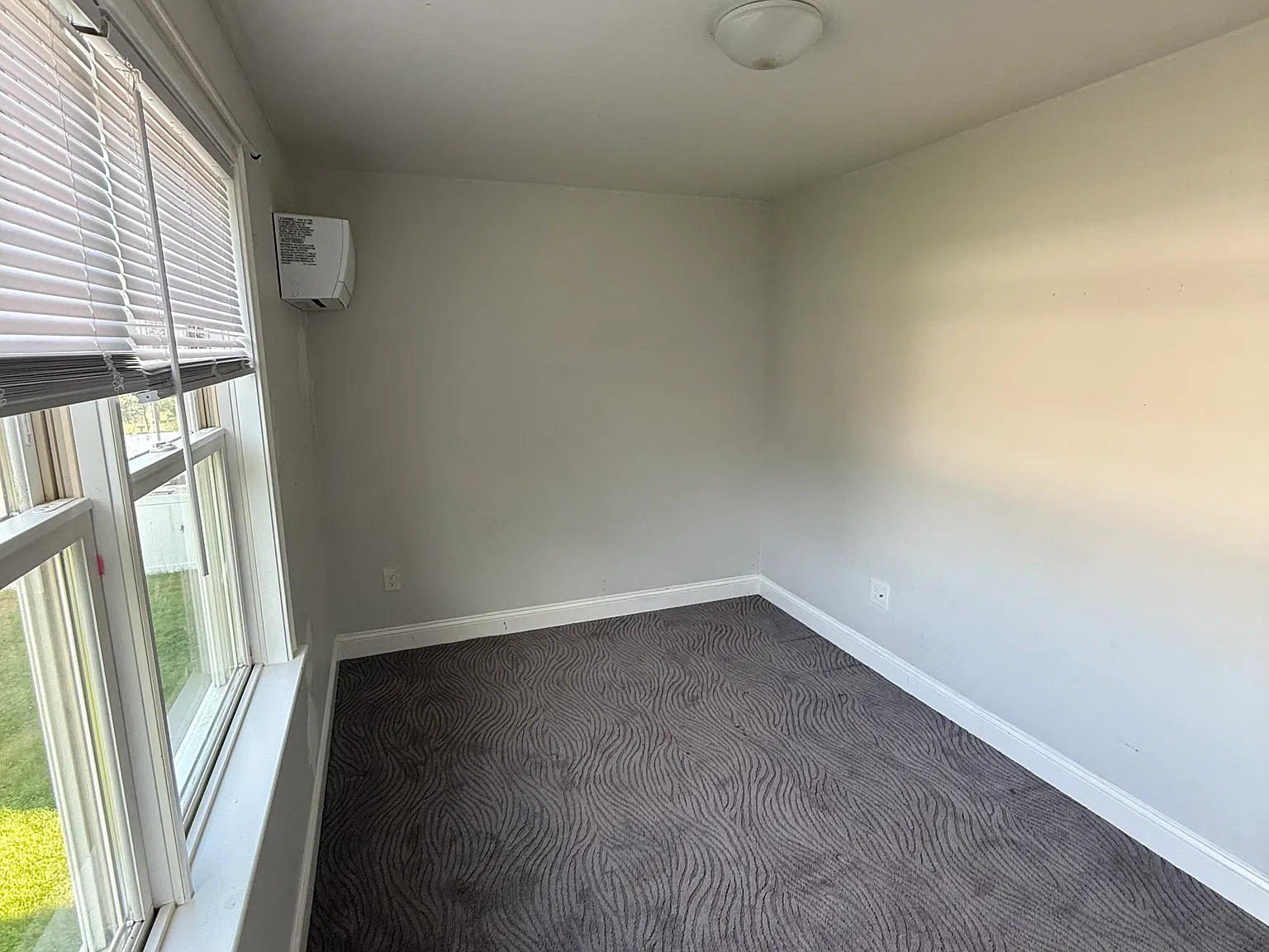 3 bed, 1.5 bath, 2200 sqft, $3,300 — Photo 4